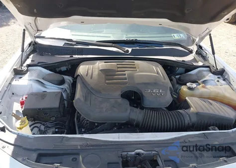 2022 Chrysler 300 S z USA, uszkodzony, nr VIN 2C3CCABG6NH146866